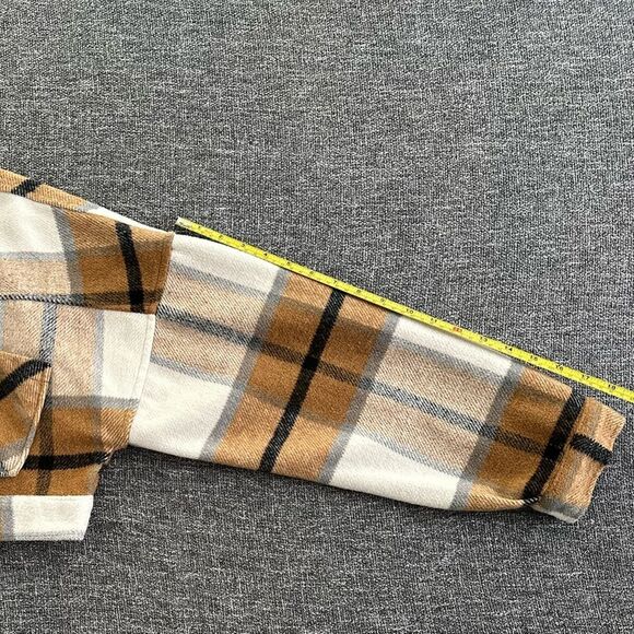 HYFVE Checkered Teddy Jacket in Tan and White - Picture 5 of 5